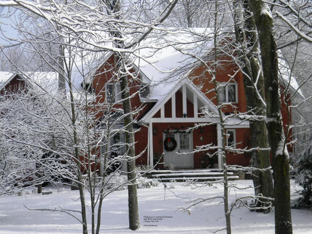 Maple Woods Panzió Casselman Kültér fotó